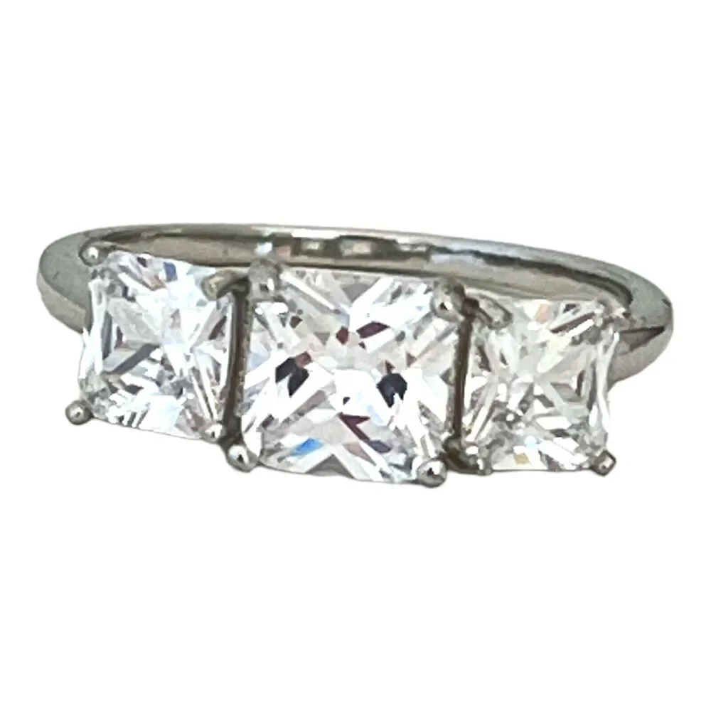 New Three Stone CZ Ring Princess Cut Cubic Zirconia Silver Tone Size 9 - 5V